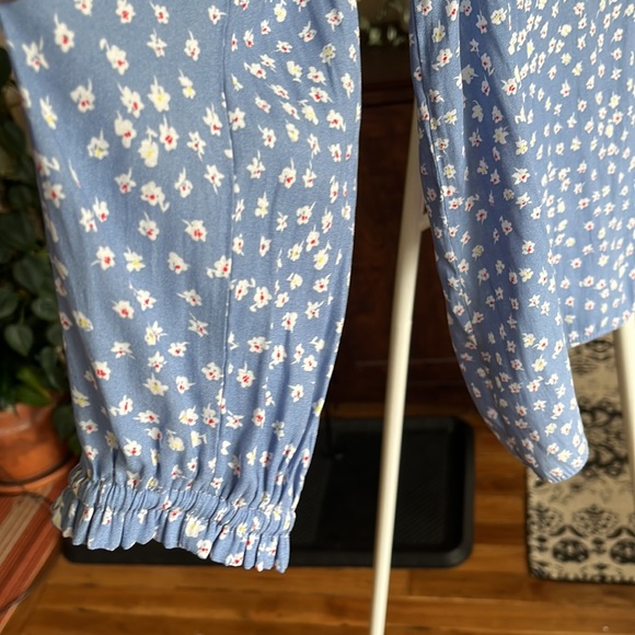 💙GAP Ruffle Neck Floral Print Chiffon Blouse-Long Sleeve & Tie-Light Blue-EUC - Picture 8 of 14